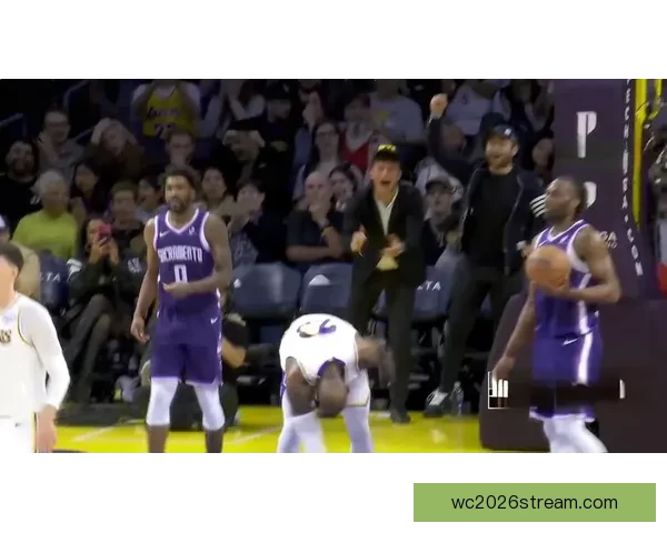 詹姆斯昨日惊艳暴扣起跳三点二米入网速度近五十公里